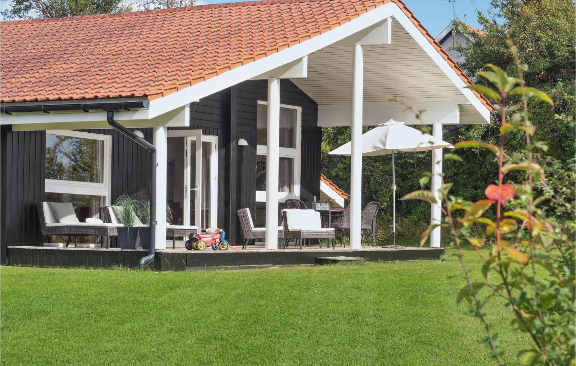 Amazing Home In Askeby With Sauna Екстериор снимка
