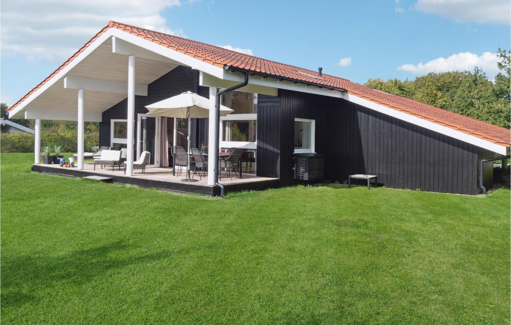 Amazing Home In Askeby With Sauna Екстериор снимка